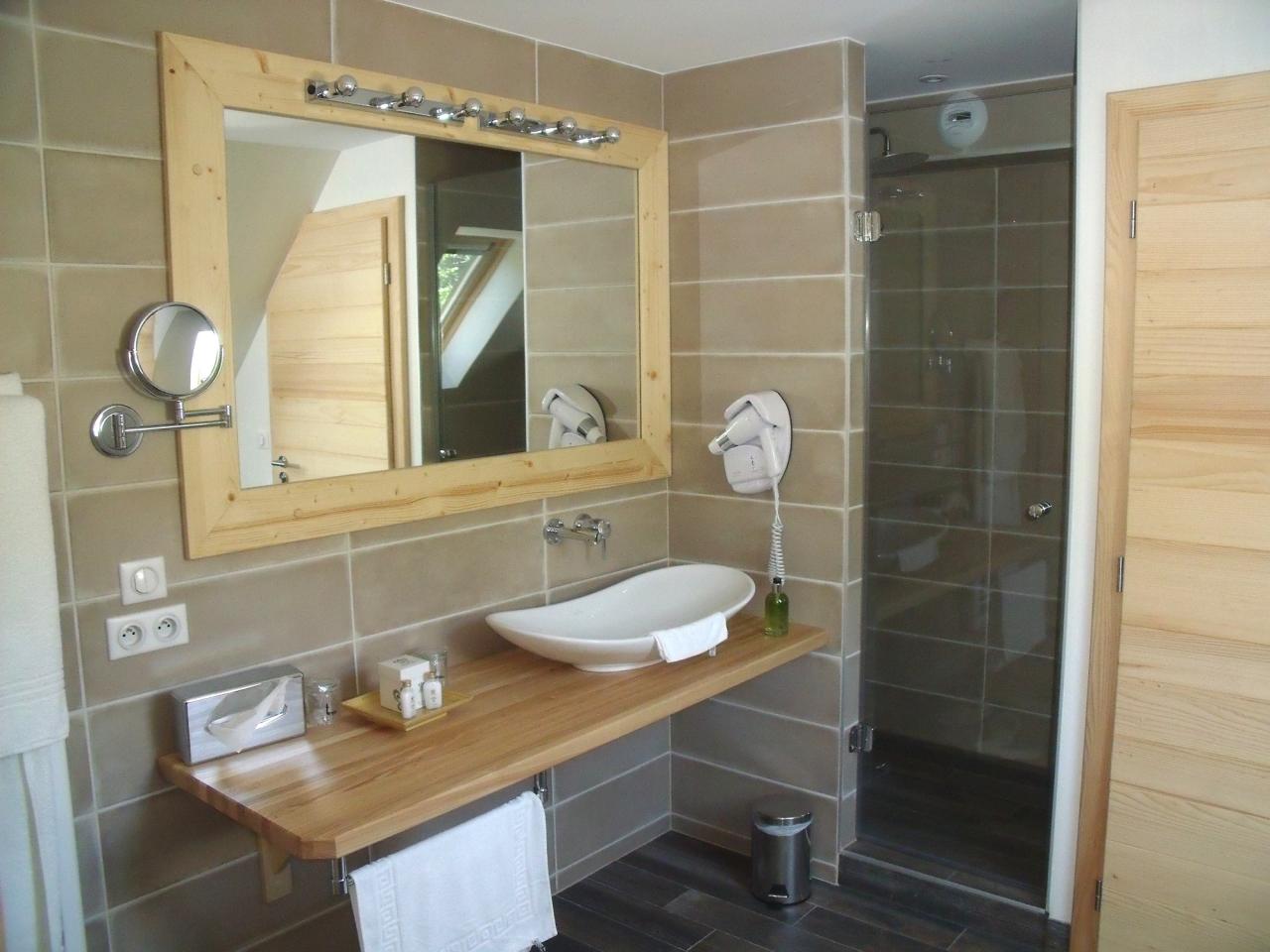 Salle de bain et miroir
